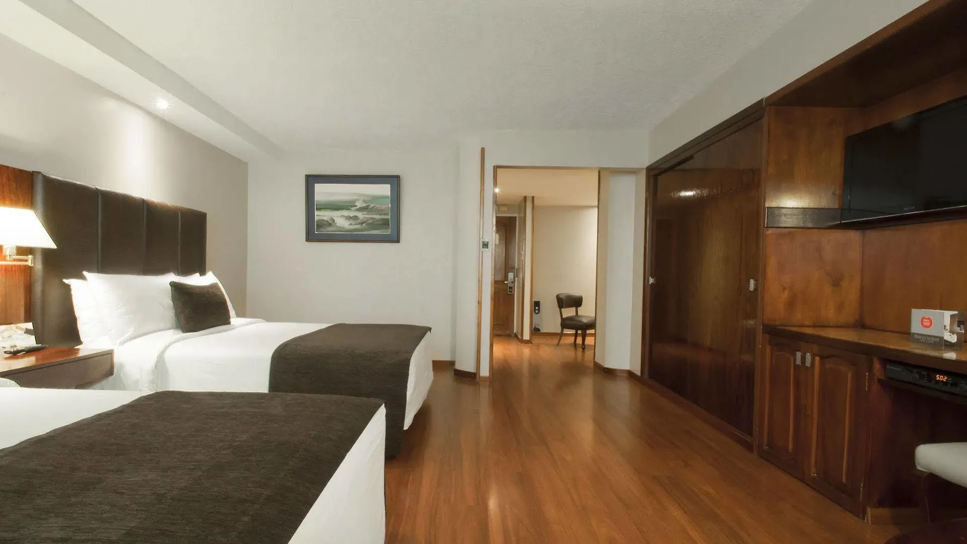 Hotel Reina Isabel Quito Ecuador