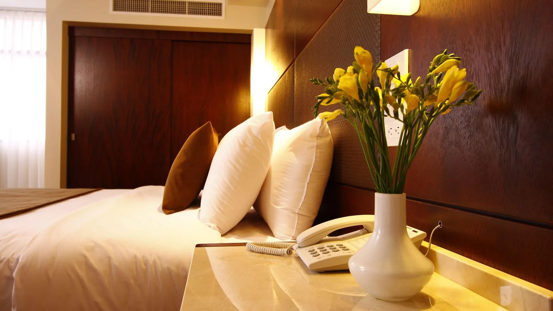 Hotel Reina Isabel Quito