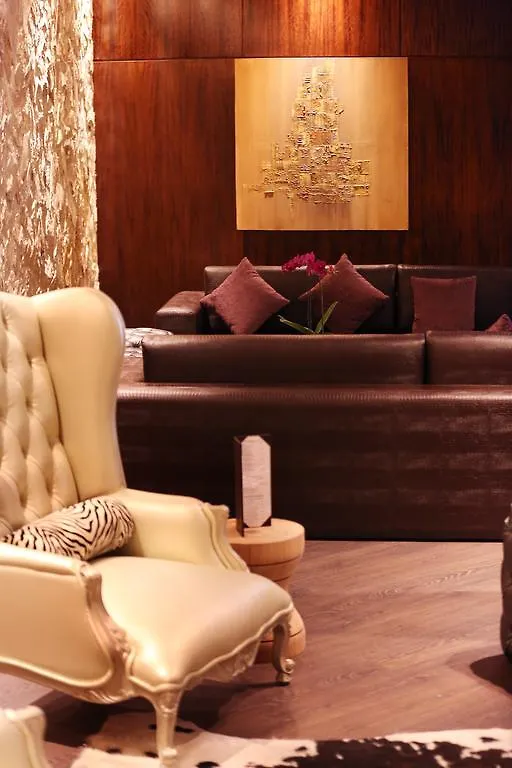 ****  Hotel Reina Isabel Quito Ecuador