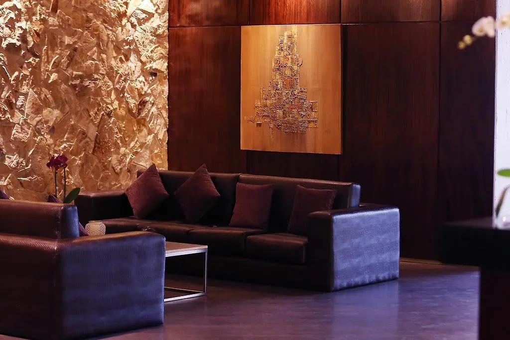 Hotel Reina Isabel Quito