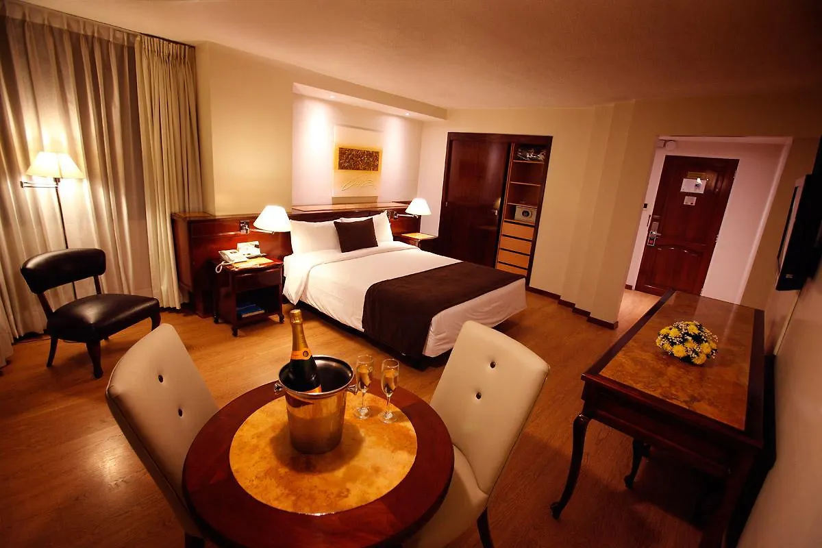 Hotel Reina Isabel Quito
