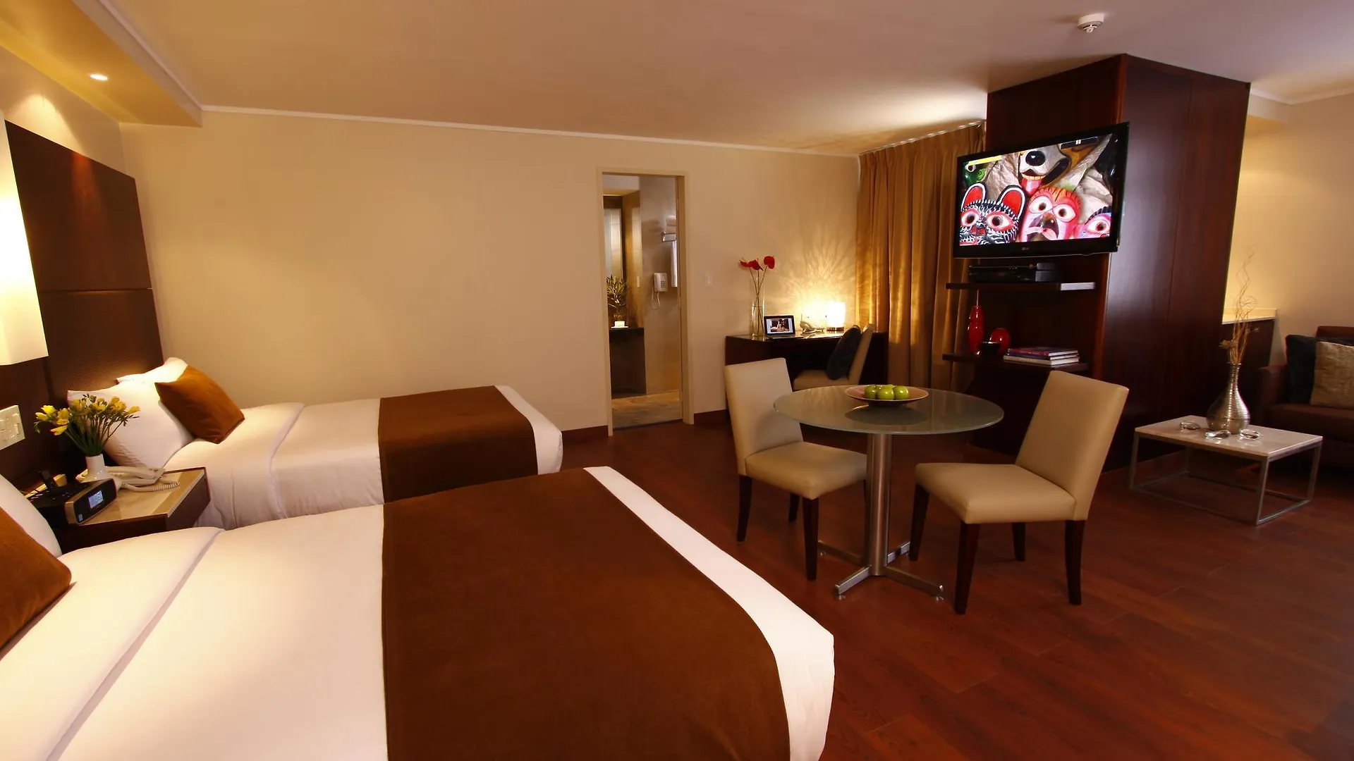 Hotel Reina Isabel Quito Ecuador
