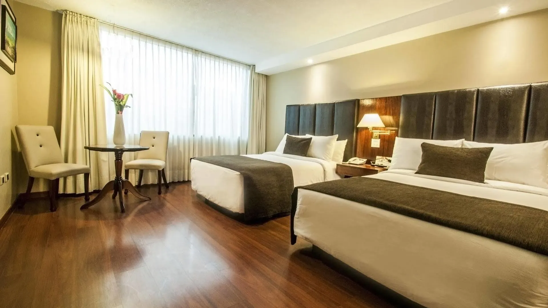 קיטו Hotel Reina Isabel 4*,  אקוודור